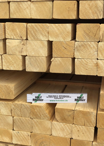 Profilholz und Leisten im Lager von Holz-Müller in Heiligenhaus